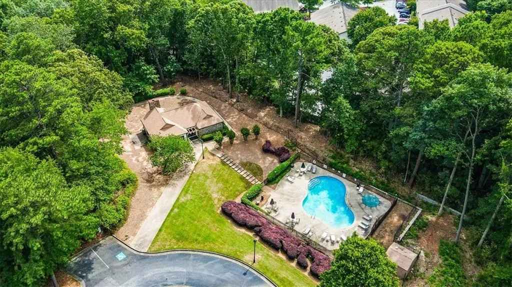 1217 Highland Bluff Drive Se, Atlanta, Georgia 30339, 2 Bedrooms Bedrooms, ,2 BathroomsBathrooms,Residential,For Sale,1217 Highland Bluff Drive Se,7662651