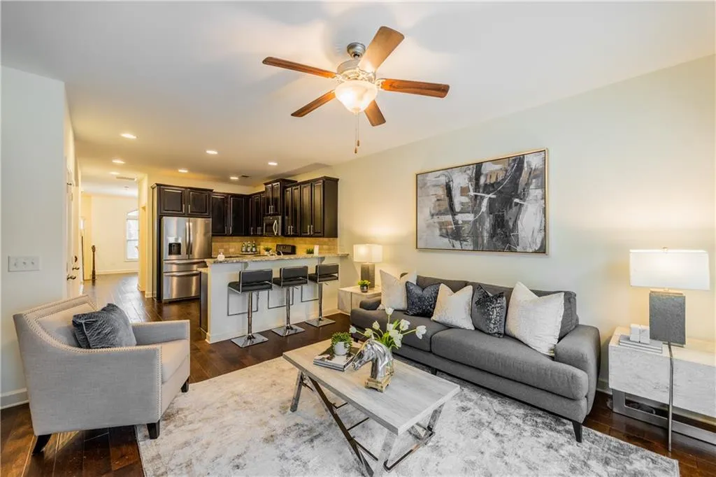 7385 Highland Bluff, Atlanta, Georgia 30328, 3 Bedrooms Bedrooms, ,3 BathroomsBathrooms,Residential,Sold,7385 Highland Bluff,7151123