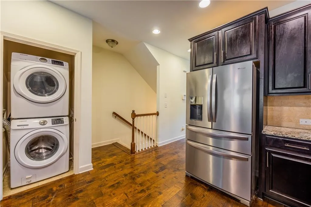 7385 Highland Bluff, Atlanta, Georgia 30328, 3 Bedrooms Bedrooms, ,3 BathroomsBathrooms,Residential,Sold,7385 Highland Bluff,7151123