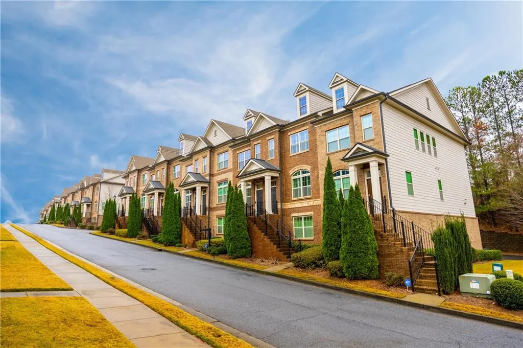 7385 Highland Bluff, Atlanta, Georgia 30328, 3 Bedrooms Bedrooms, ,3 BathroomsBathrooms,Residential,Sold,7385 Highland Bluff,7151123