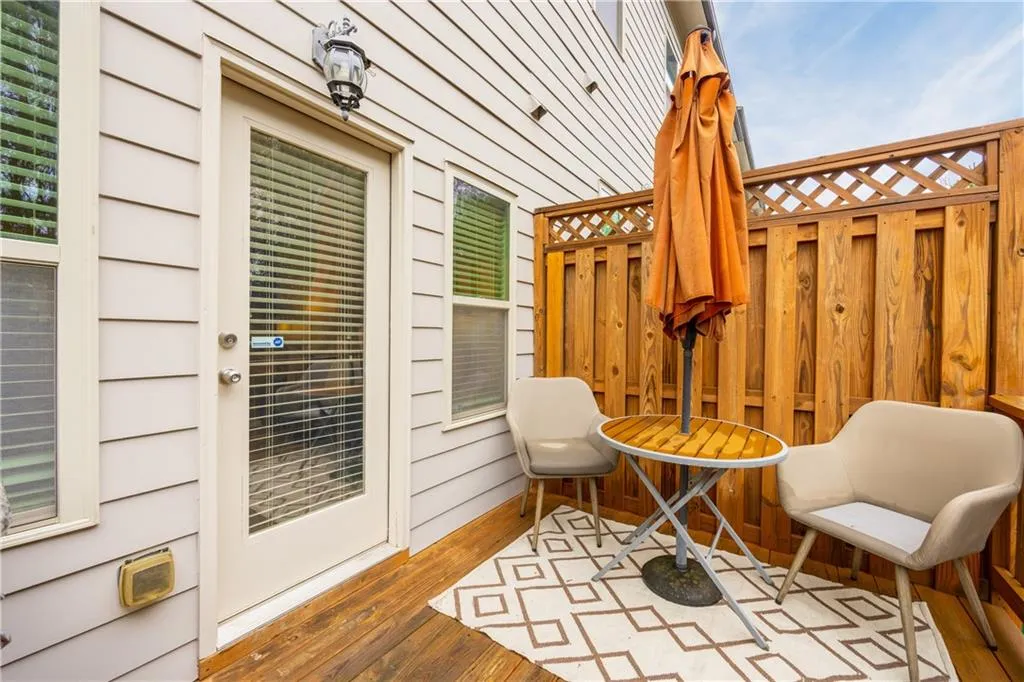 7385 Highland Bluff, Atlanta, Georgia 30328, 3 Bedrooms Bedrooms, ,3 BathroomsBathrooms,Residential,Sold,7385 Highland Bluff,7151123