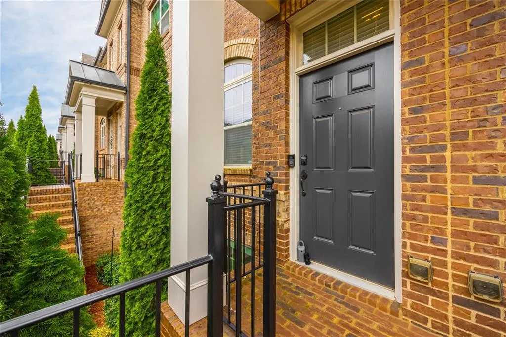 7385 Highland Bluff, Atlanta, Georgia 30328, 3 Bedrooms Bedrooms, ,3 BathroomsBathrooms,Residential,Sold,7385 Highland Bluff,7151123