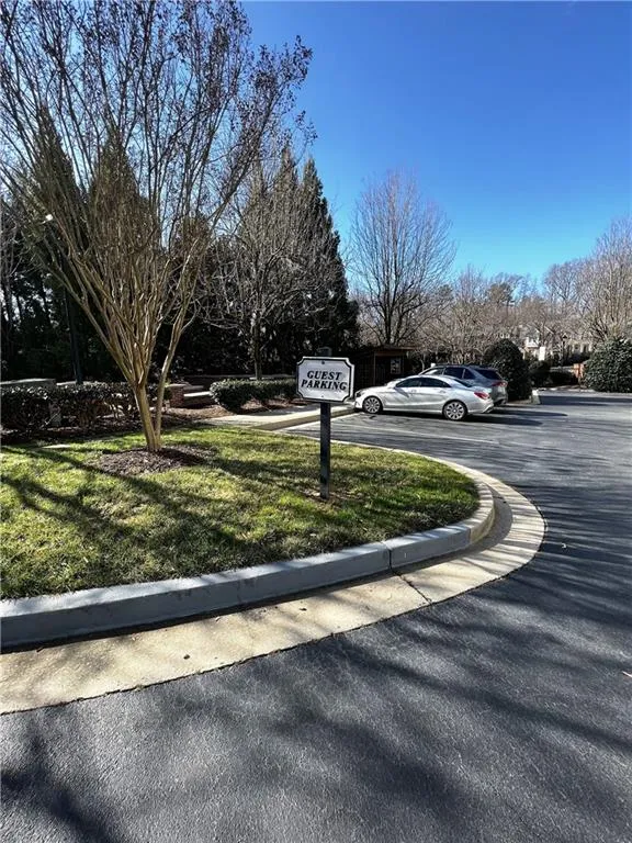 240 Le Gran Bend, Atlanta, Georgia 30328, 2 Bedrooms Bedrooms, ,2 BathroomsBathrooms,Residential,Sold,240 Le Gran Bend,7166974