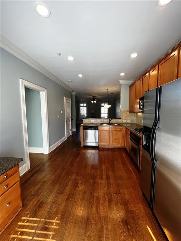 240 Le Gran Bend, Atlanta, Georgia 30328, 2 Bedrooms Bedrooms, ,2 BathroomsBathrooms,Residential,Sold,240 Le Gran Bend,7166974