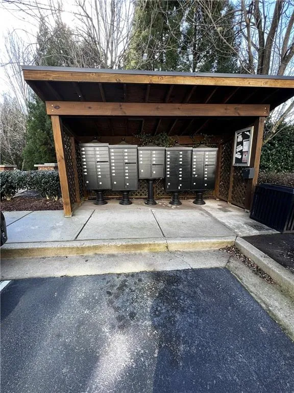 240 Le Gran Bend, Atlanta, Georgia 30328, 2 Bedrooms Bedrooms, ,2 BathroomsBathrooms,Residential,Sold,240 Le Gran Bend,7166974