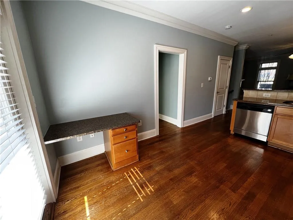 240 Le Gran Bend, Atlanta, Georgia 30328, 2 Bedrooms Bedrooms, ,2 BathroomsBathrooms,Residential,Sold,240 Le Gran Bend,7166974