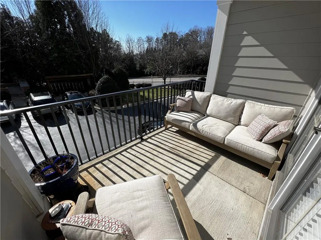240 Le Gran Bend, Atlanta, Georgia 30328, 2 Bedrooms Bedrooms, ,2 BathroomsBathrooms,Residential,Sold,240 Le Gran Bend,7166974
