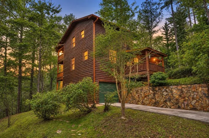112 Seneca Drive, Ellijay, Georgia 30540