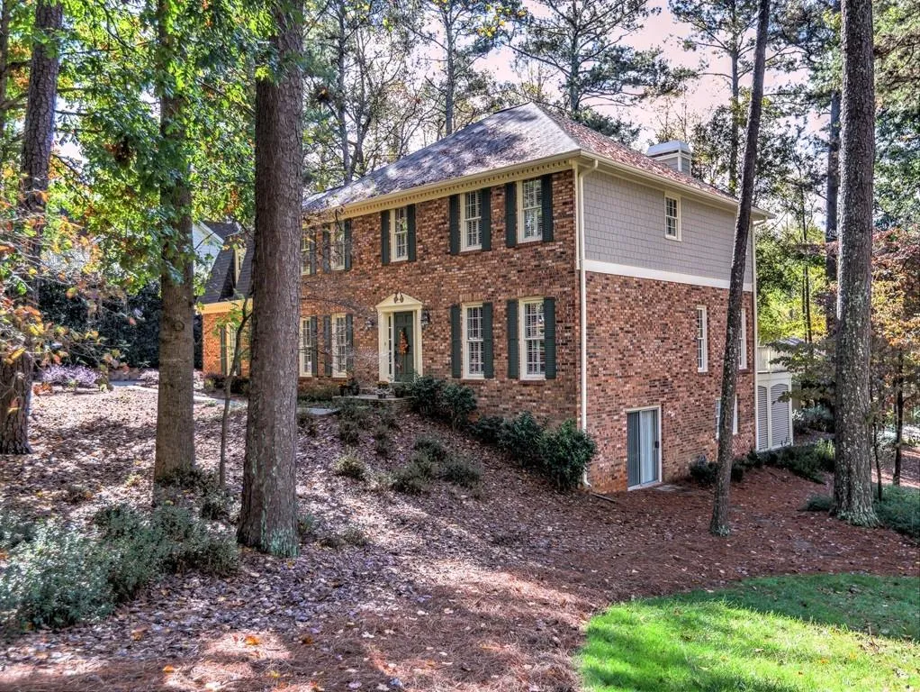 390 Stone Mill Trail, Sandy Springs, Georgia 30328, 4 Bedrooms Bedrooms, ,2 BathroomsBathrooms,Residential,Sold,390 Stone Mill Trail,6099781