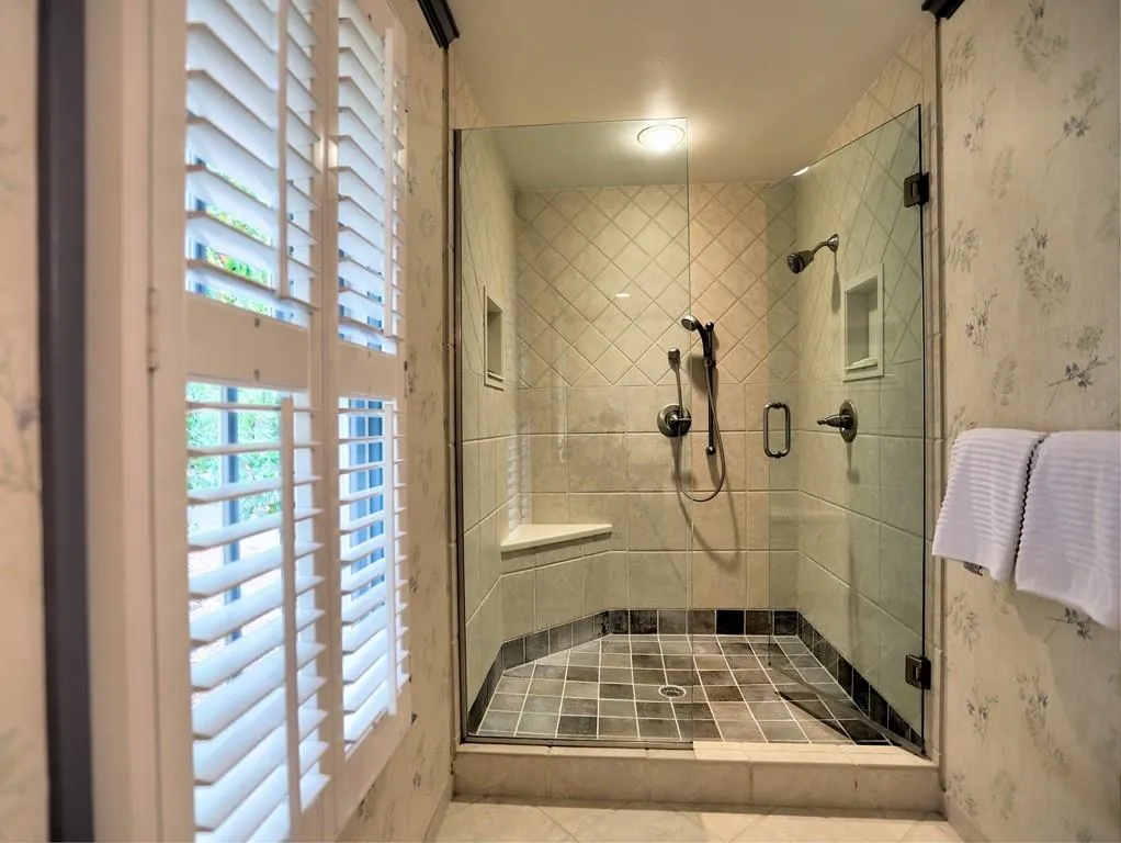 390 Stone Mill Trail, Sandy Springs, Georgia 30328, 4 Bedrooms Bedrooms, ,2 BathroomsBathrooms,Residential,Sold,390 Stone Mill Trail,6099781
