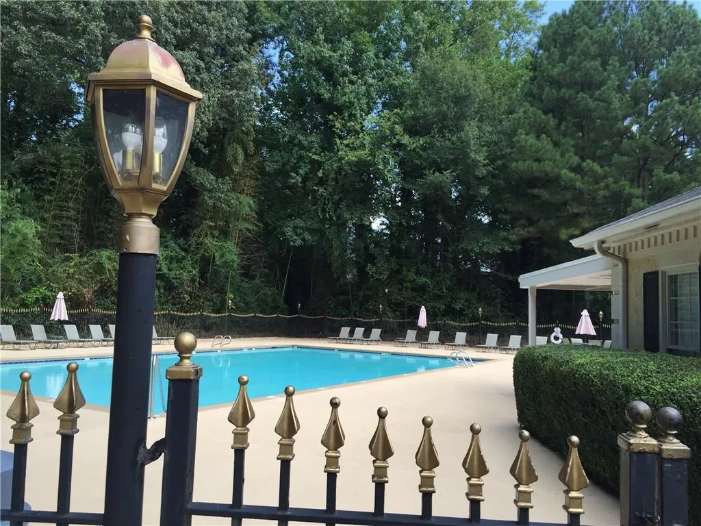 3111 Pine Heights Drive Ne Unit 3111, Atlanta, Georgia 30324, 2 Bedrooms Bedrooms, ,2 BathroomsBathrooms,Residential,Sold,3111 Pine Heights Drive Ne Unit 3111,5743093