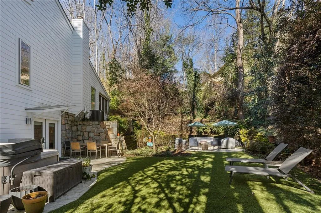 300 Idlewood Court, Atlanta, Georgia 30327, 4 Bedrooms Bedrooms, ,3 BathroomsBathrooms,Residential,Sold,300 Idlewood Court,7168599