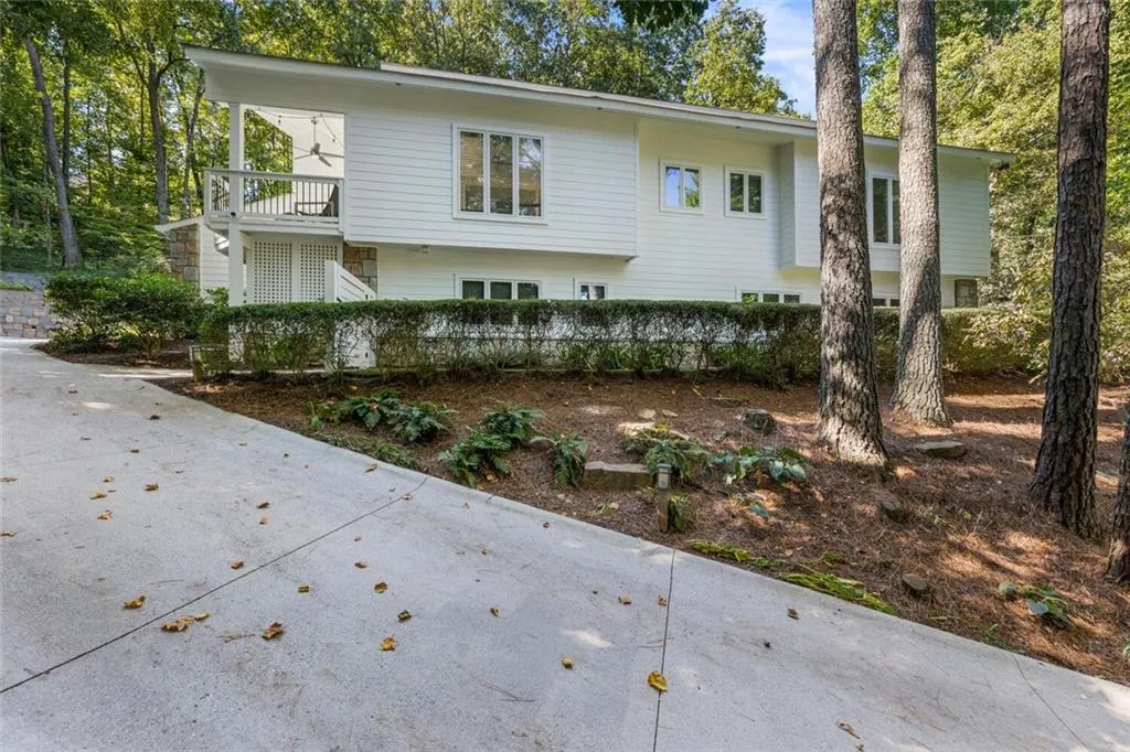 300 Idlewood Court, Atlanta, Georgia 30327, 4 Bedrooms Bedrooms, ,3 BathroomsBathrooms,Residential,Sold,300 Idlewood Court,7168599