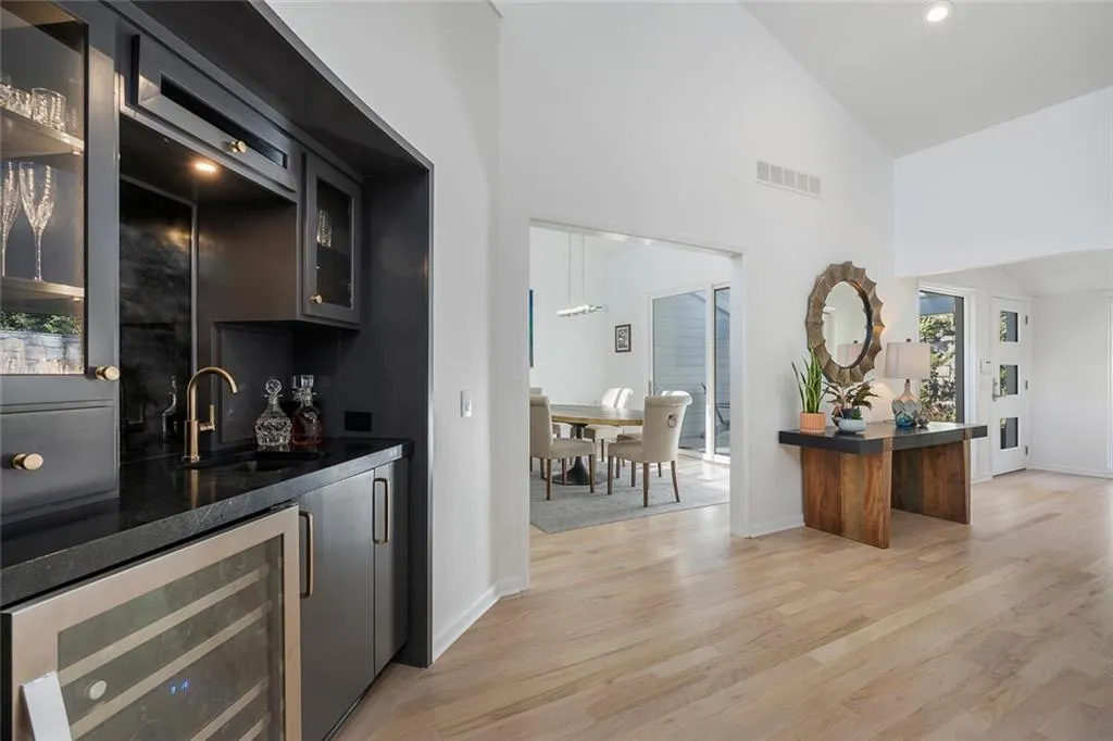 300 Idlewood Court, Atlanta, Georgia 30327, 4 Bedrooms Bedrooms, ,3 BathroomsBathrooms,Residential,Sold,300 Idlewood Court,7168599