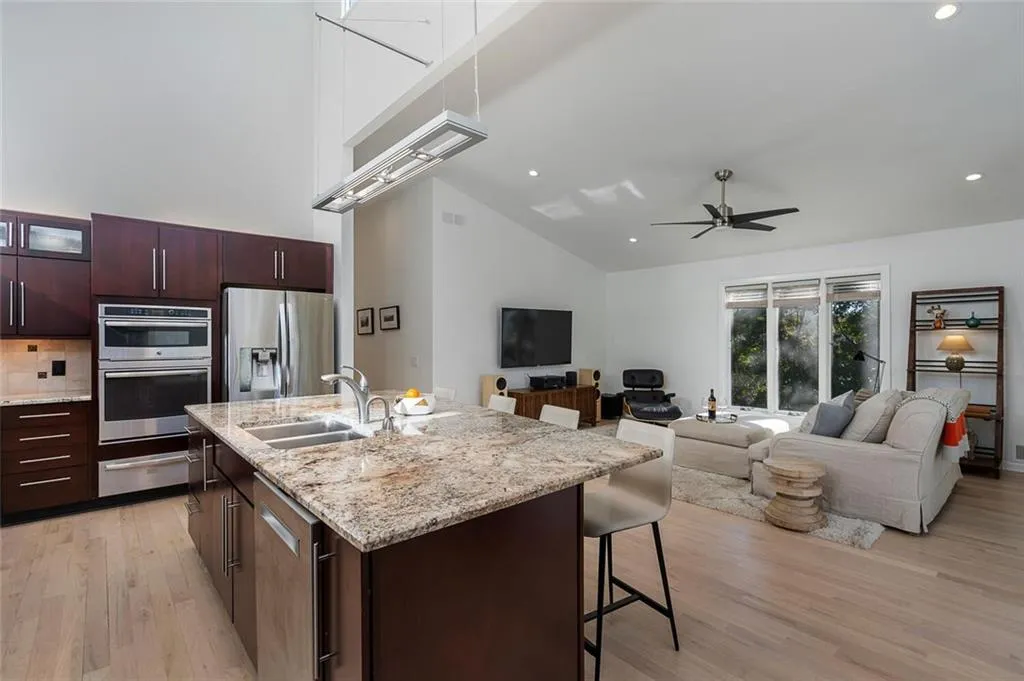 300 Idlewood Court, Atlanta, Georgia 30327, 4 Bedrooms Bedrooms, ,3 BathroomsBathrooms,Residential,Sold,300 Idlewood Court,7168599