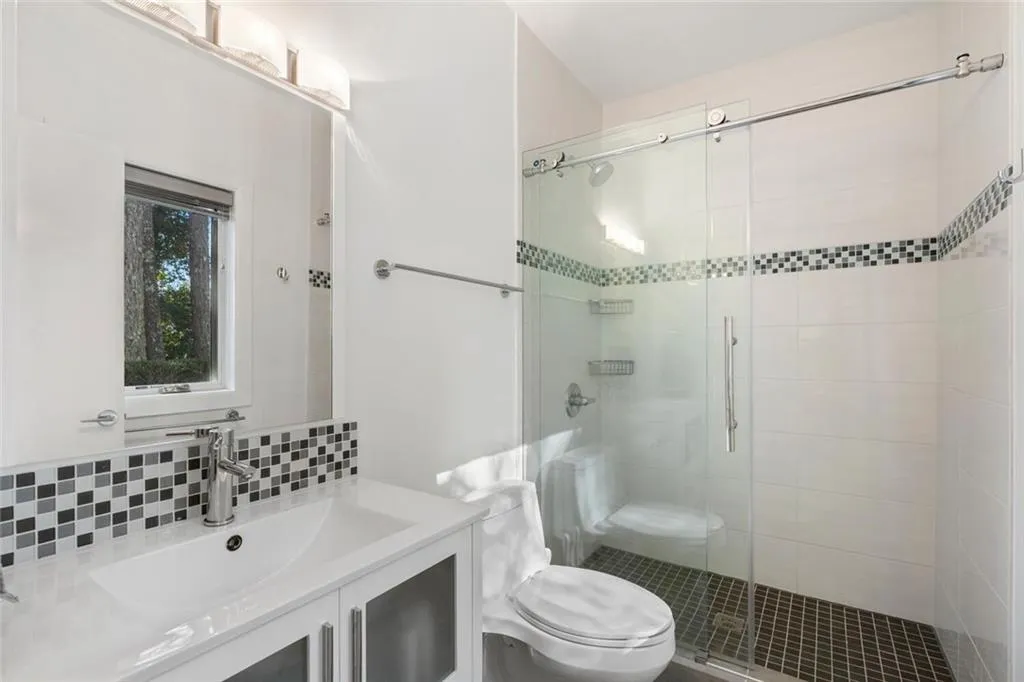 300 Idlewood Court, Atlanta, Georgia 30327, 4 Bedrooms Bedrooms, ,3 BathroomsBathrooms,Residential,Sold,300 Idlewood Court,7168599