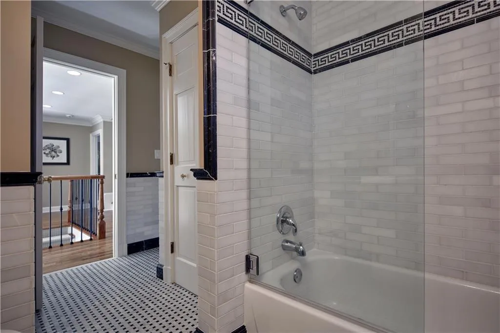 4240 E Conway Drive Nw, Atlanta, Georgia 30327, 3 Bedrooms Bedrooms, ,3 BathroomsBathrooms,Residential,Sold,4240 E Conway Drive Nw,5958147