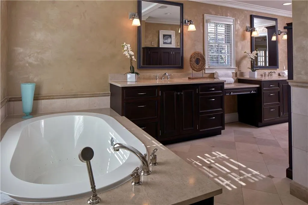 4240 E Conway Drive Nw, Atlanta, Georgia 30327, 3 Bedrooms Bedrooms, ,3 BathroomsBathrooms,Residential,Sold,4240 E Conway Drive Nw,5958147