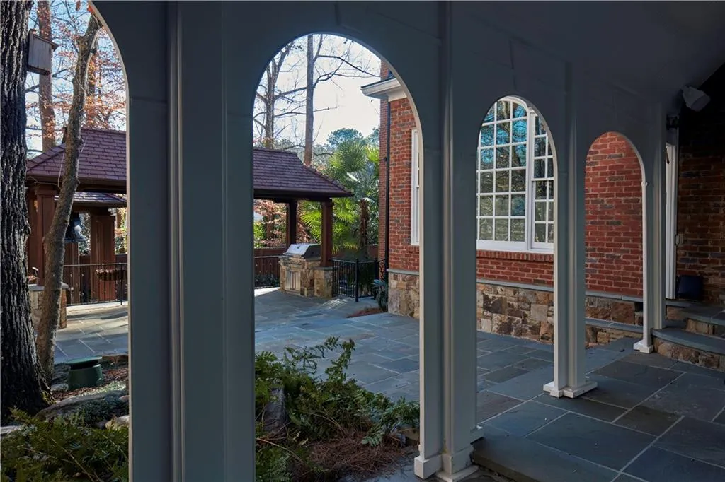 4240 E Conway Drive Nw, Atlanta, Georgia 30327, 3 Bedrooms Bedrooms, ,3 BathroomsBathrooms,Residential,Sold,4240 E Conway Drive Nw,5958147