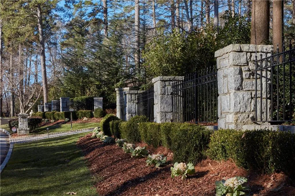 4240 E Conway Drive Nw, Atlanta, Georgia 30327, 3 Bedrooms Bedrooms, ,3 BathroomsBathrooms,Residential,Sold,4240 E Conway Drive Nw,5958147