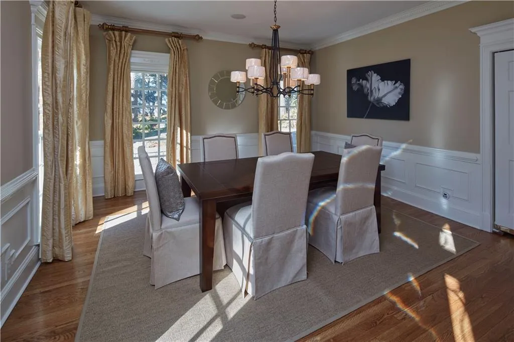 4240 E Conway Drive Nw, Atlanta, Georgia 30327, 3 Bedrooms Bedrooms, ,3 BathroomsBathrooms,Residential,Sold,4240 E Conway Drive Nw,5958147