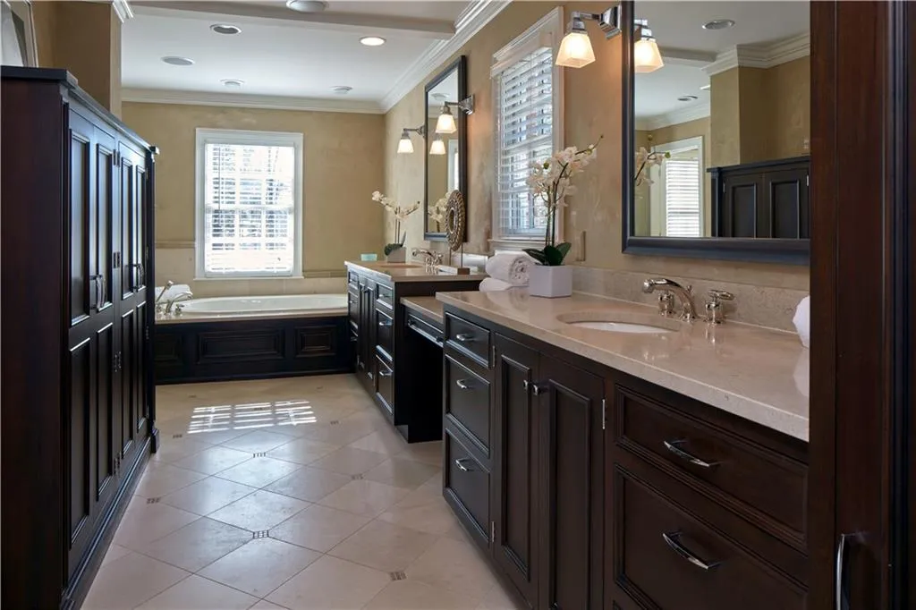 4240 E Conway Drive Nw, Atlanta, Georgia 30327, 3 Bedrooms Bedrooms, ,3 BathroomsBathrooms,Residential,Sold,4240 E Conway Drive Nw,5958147