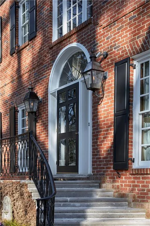 4240 E Conway Drive Nw, Atlanta, Georgia 30327, 3 Bedrooms Bedrooms, ,3 BathroomsBathrooms,Residential,Sold,4240 E Conway Drive Nw,5958147