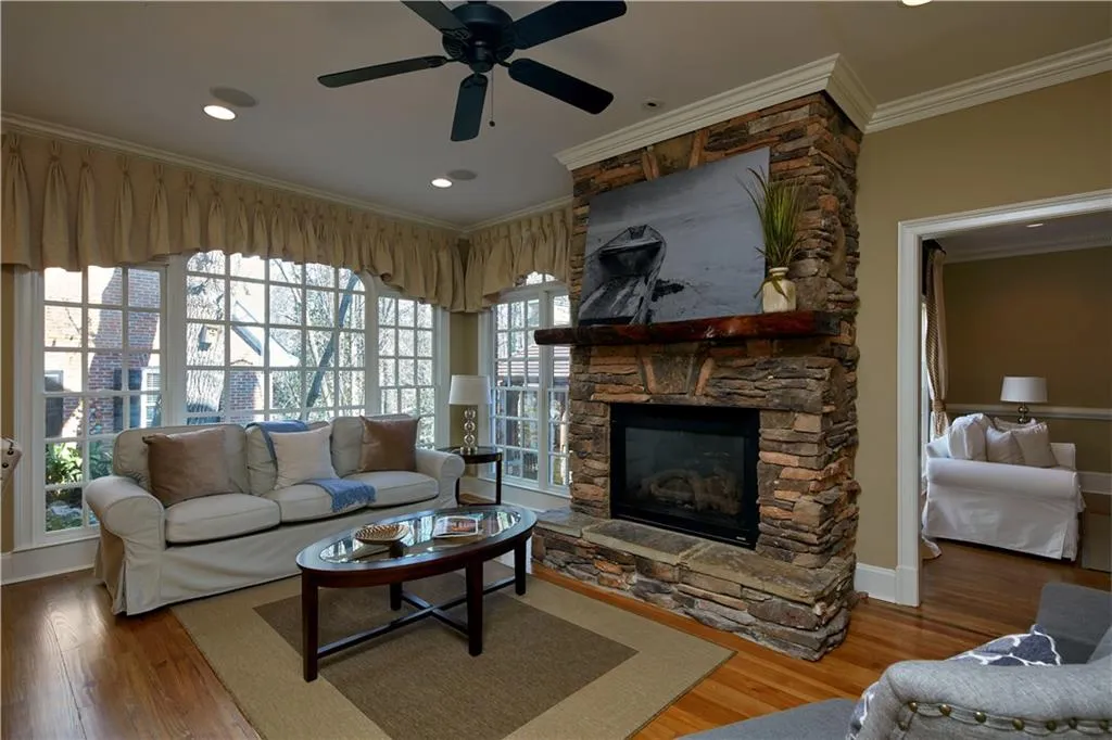 4240 E Conway Drive Nw, Atlanta, Georgia 30327, 3 Bedrooms Bedrooms, ,3 BathroomsBathrooms,Residential,Sold,4240 E Conway Drive Nw,5958147