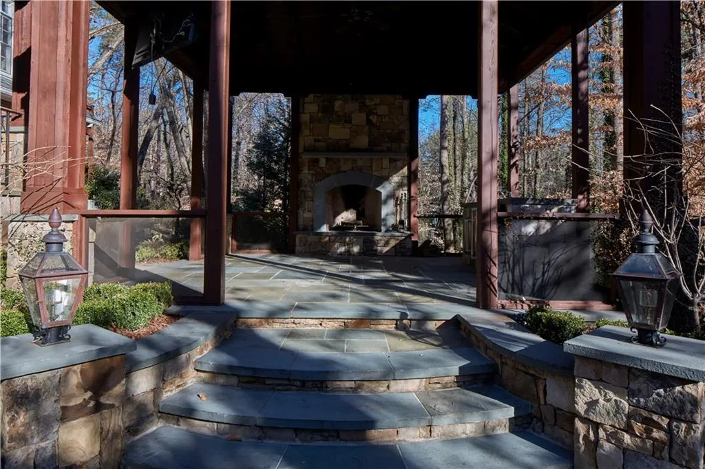 4240 E Conway Drive Nw, Atlanta, Georgia 30327, 3 Bedrooms Bedrooms, ,3 BathroomsBathrooms,Residential,Sold,4240 E Conway Drive Nw,5958147