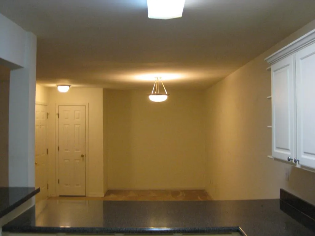 404 Brighton Point, Sandy Springs, Georgia 30328, 2 Bedrooms Bedrooms, ,2 BathroomsBathrooms,Residential,Sold,404 Brighton Point,5514740