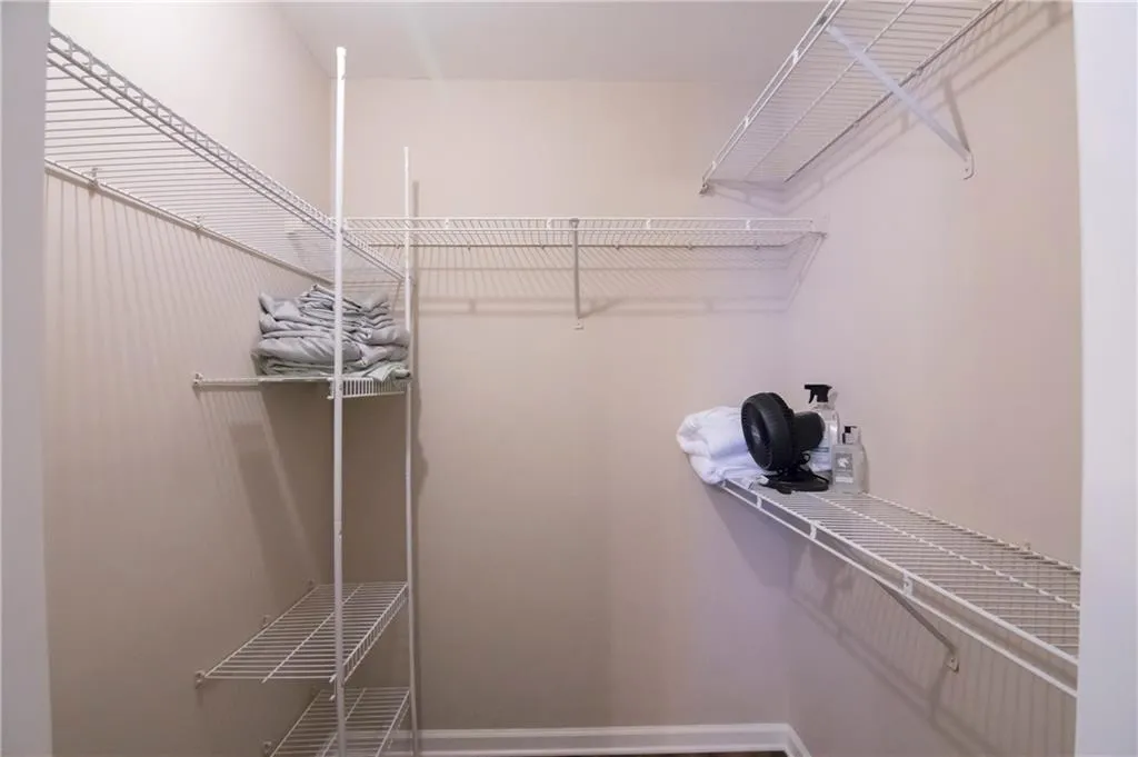 547 Granville Court, Atlanta, Georgia 30328, 1 Bedroom Bedrooms, ,1 BathroomBathrooms,Residential,Sold,547 Granville Court,7517683