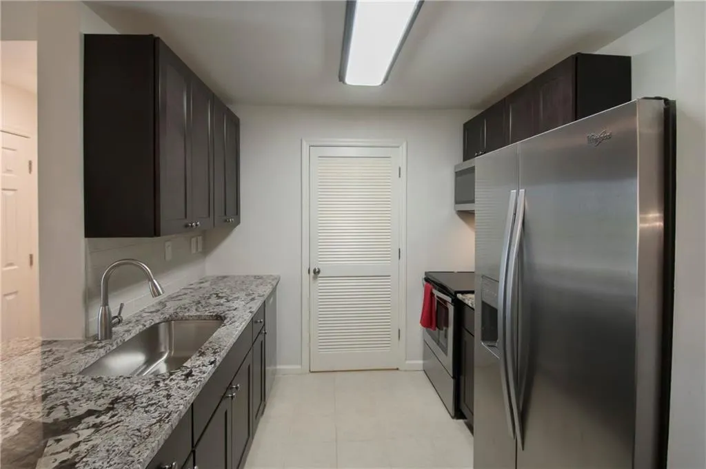 547 Granville Court, Atlanta, Georgia 30328, 1 Bedroom Bedrooms, ,1 BathroomBathrooms,Residential,Sold,547 Granville Court,7517683