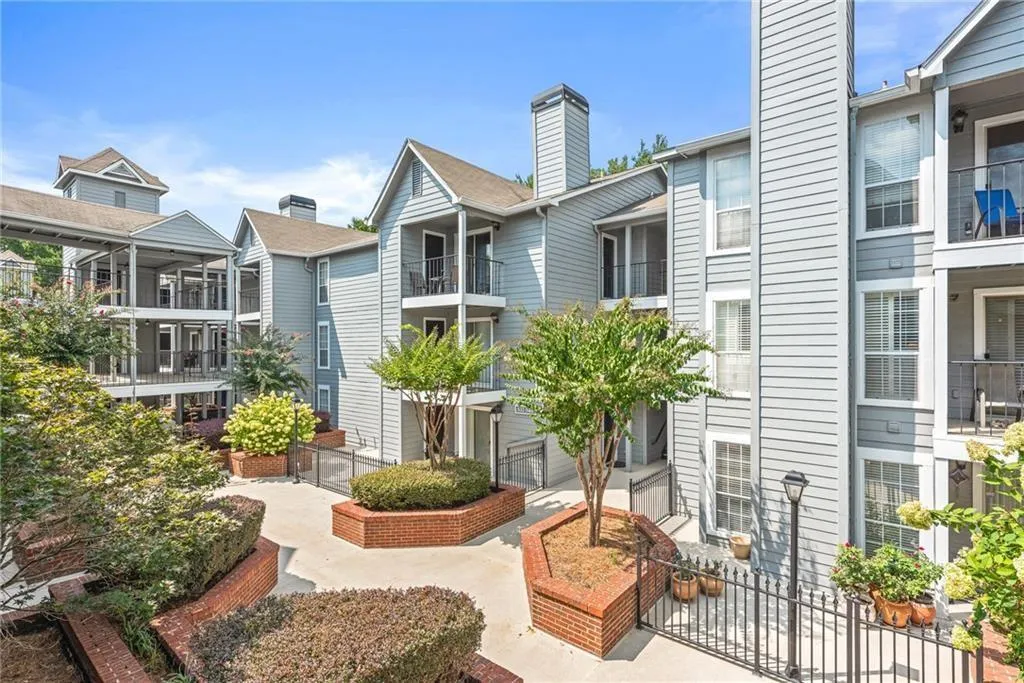 547 Granville Court, Atlanta, Georgia 30328, 1 Bedroom Bedrooms, ,1 BathroomBathrooms,Residential,Sold,547 Granville Court,7517683