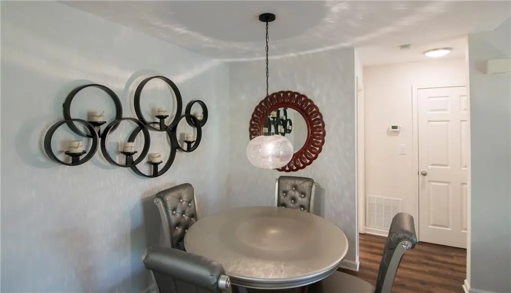 547 Granville Court, Atlanta, Georgia 30328, 1 Bedroom Bedrooms, ,1 BathroomBathrooms,Residential,Sold,547 Granville Court,7517683