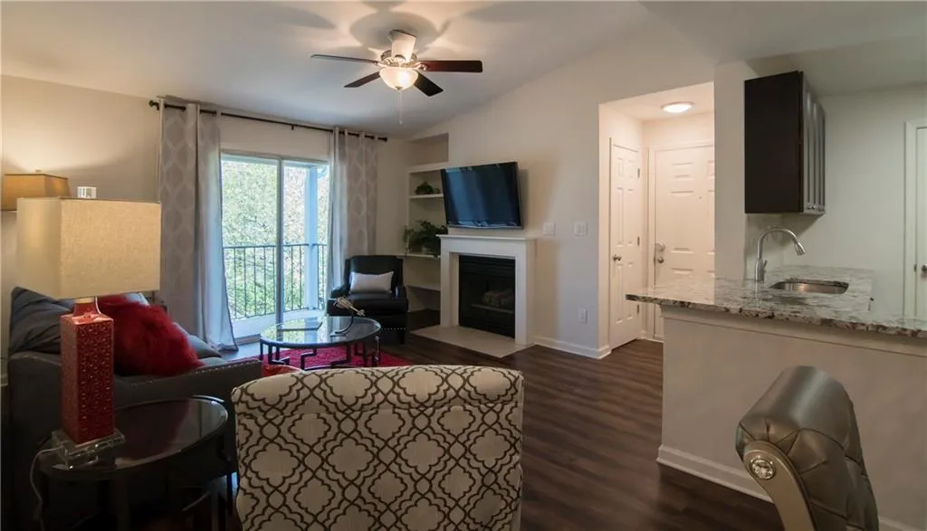 547 Granville Court, Atlanta, Georgia 30328, 1 Bedroom Bedrooms, ,1 BathroomBathrooms,Residential,Sold,547 Granville Court,7517683