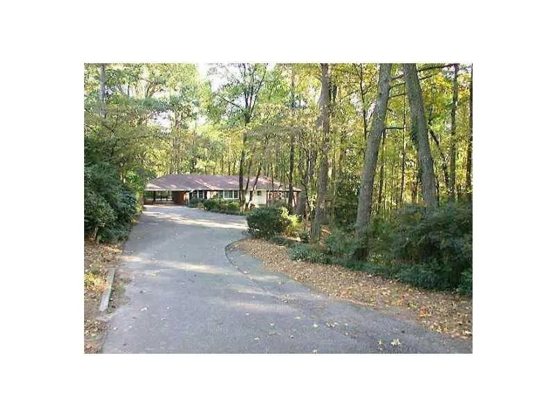 4615 Lake Forrest Drive, Sandy Springs, Georgia 30342, 3 Bedrooms Bedrooms, ,2 BathroomsBathrooms,Residential,Sold,4615 Lake Forrest Drive,5599191