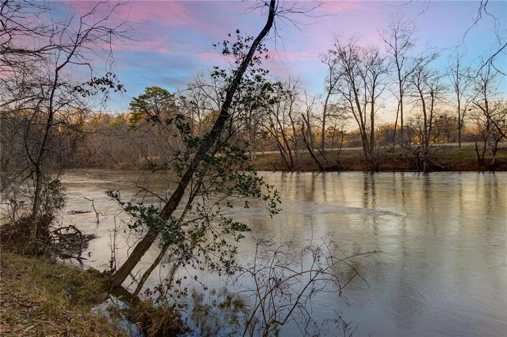 Gorgeous water-view!