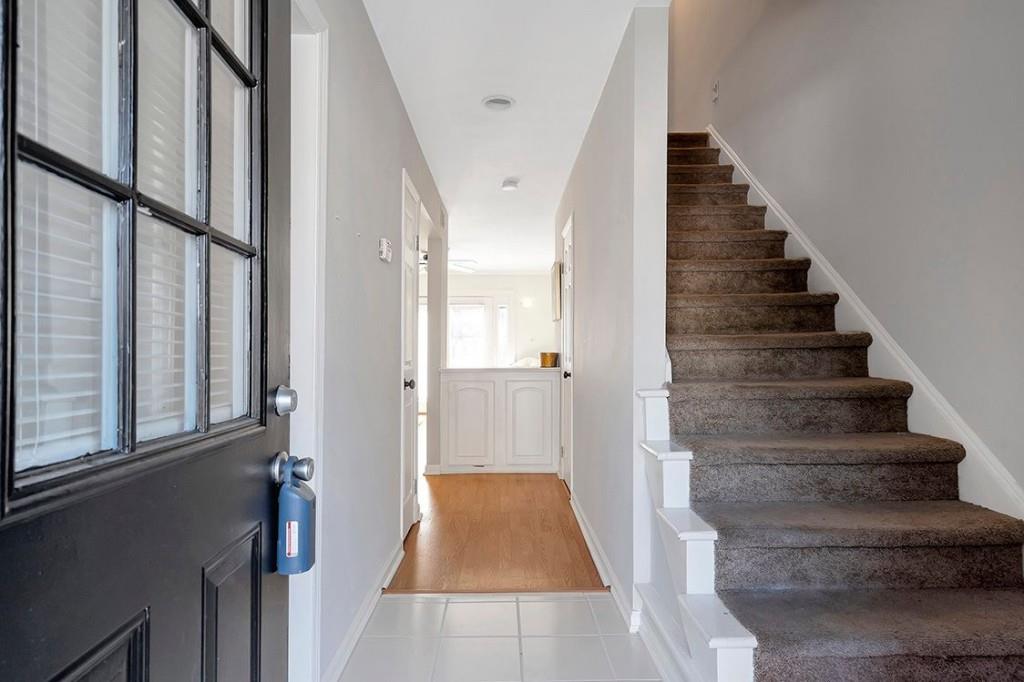 6700 Roswell Road Unit 26B, Sandy Springs, Georgia 30328, 2 Bedrooms Bedrooms, ,1 BathroomBathrooms,Residential,Sold,6700 Roswell Road Unit 26B,7289428