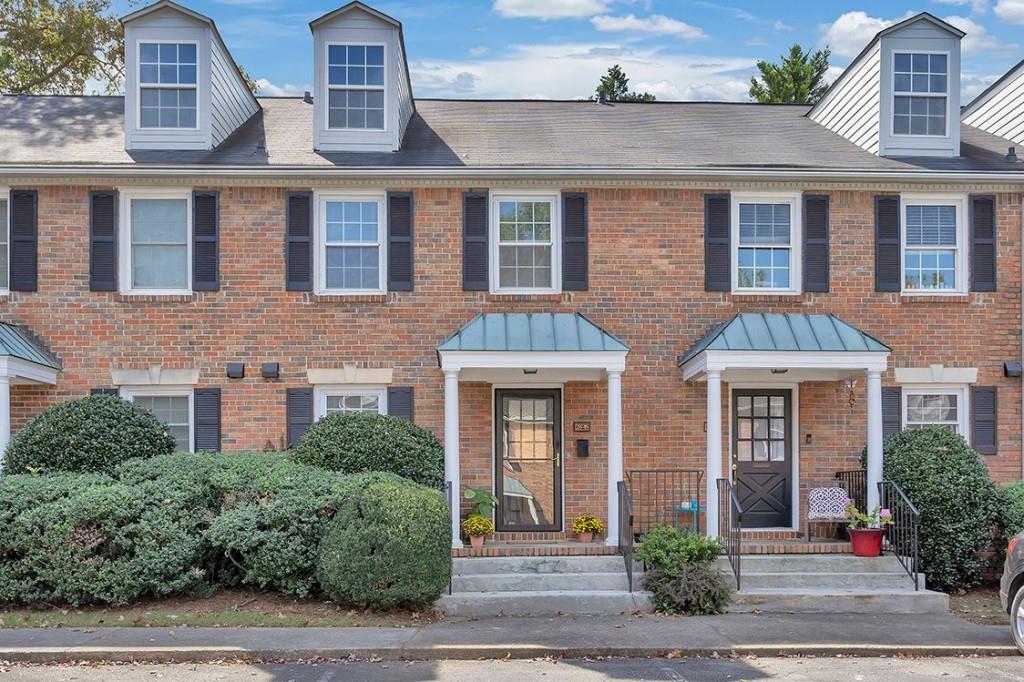 6700 Roswell Road Unit 26B, Sandy Springs, Georgia 30328, 2 Bedrooms Bedrooms, ,1 BathroomBathrooms,Residential,Sold,6700 Roswell Road Unit 26B,7289428