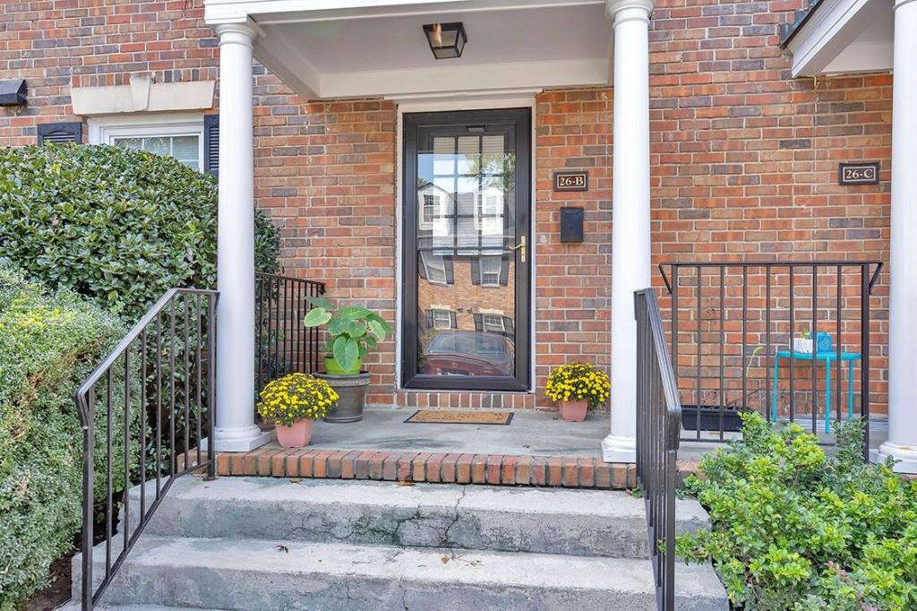 6700 Roswell Road Unit 26B, Sandy Springs, Georgia 30328, 2 Bedrooms Bedrooms, ,1 BathroomBathrooms,Residential,Sold,6700 Roswell Road Unit 26B,7289428