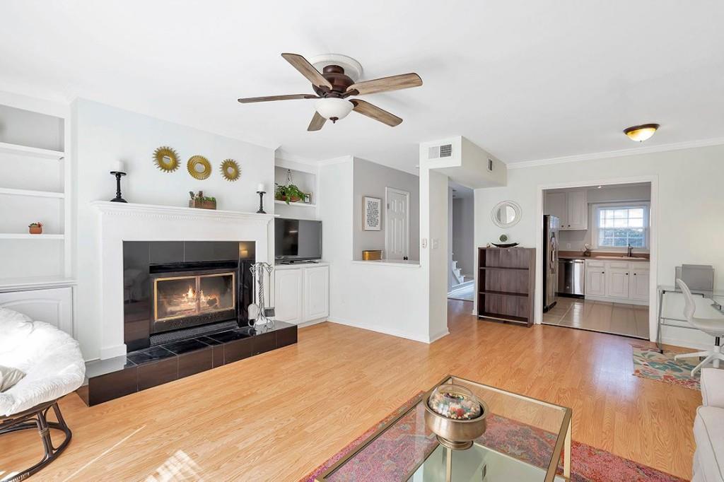 6700 Roswell Road Unit 26B, Sandy Springs, Georgia 30328, 2 Bedrooms Bedrooms, ,1 BathroomBathrooms,Residential,Sold,6700 Roswell Road Unit 26B,7289428