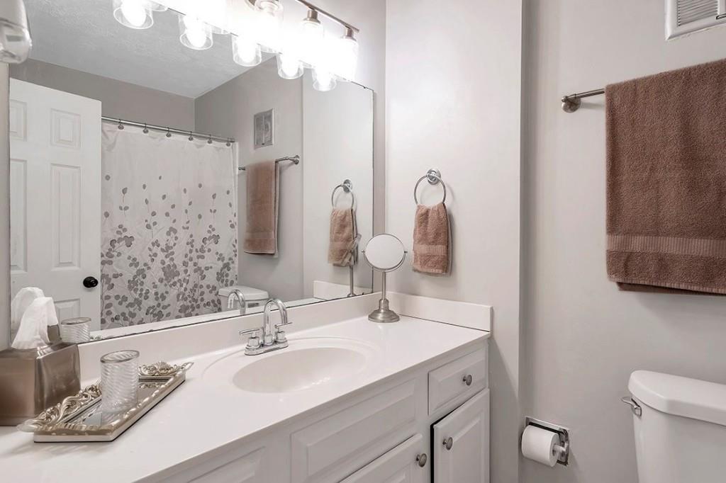 6700 Roswell Road Unit 26B, Sandy Springs, Georgia 30328, 2 Bedrooms Bedrooms, ,1 BathroomBathrooms,Residential,Sold,6700 Roswell Road Unit 26B,7289428