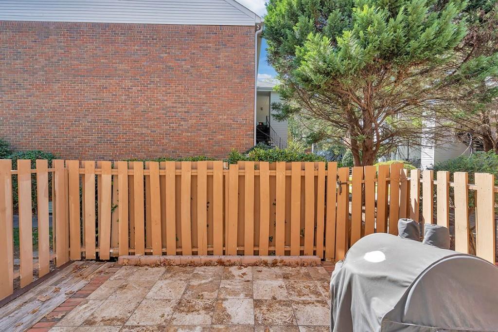 6700 Roswell Road Unit 26B, Sandy Springs, Georgia 30328, 2 Bedrooms Bedrooms, ,1 BathroomBathrooms,Residential,Sold,6700 Roswell Road Unit 26B,7289428