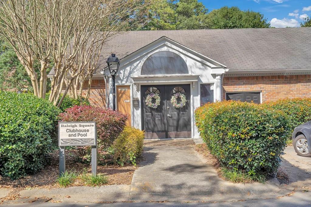 6700 Roswell Road Unit 26B, Sandy Springs, Georgia 30328, 2 Bedrooms Bedrooms, ,1 BathroomBathrooms,Residential,Sold,6700 Roswell Road Unit 26B,7289428