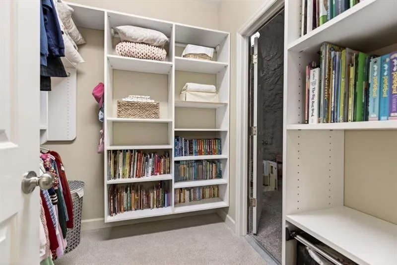 Walk in closet