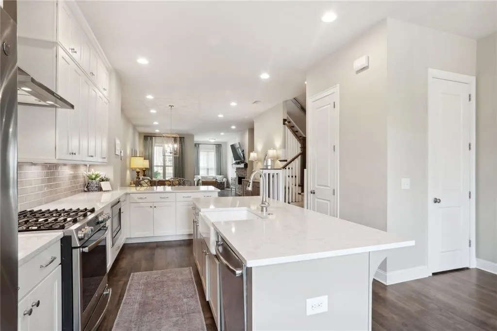 4311 Parkside Place, Sandy Springs, Georgia 30342, 3 Bedrooms Bedrooms, ,3 BathroomsBathrooms,Residential,Sold,4311 Parkside Place,7427506