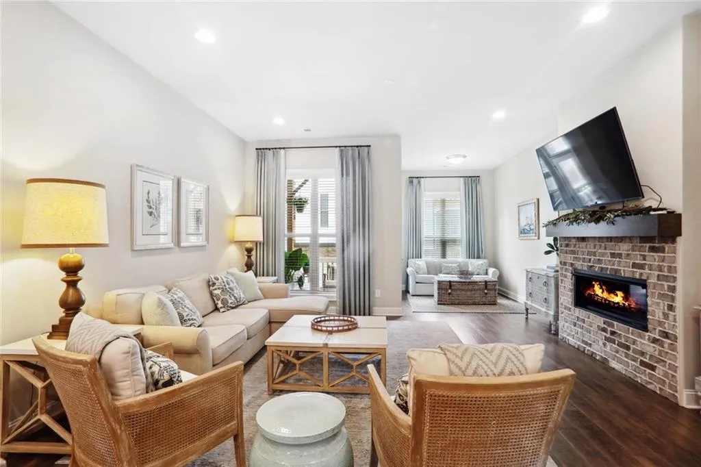 4311 Parkside Place, Sandy Springs, Georgia 30342, 3 Bedrooms Bedrooms, ,3 BathroomsBathrooms,Residential,Sold,4311 Parkside Place,7427506