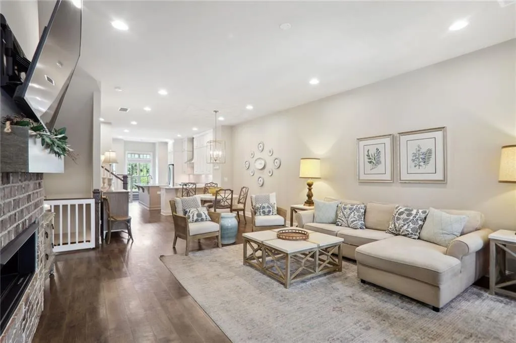 4311 Parkside Place, Sandy Springs, Georgia 30342, 3 Bedrooms Bedrooms, ,3 BathroomsBathrooms,Residential,Sold,4311 Parkside Place,7427506