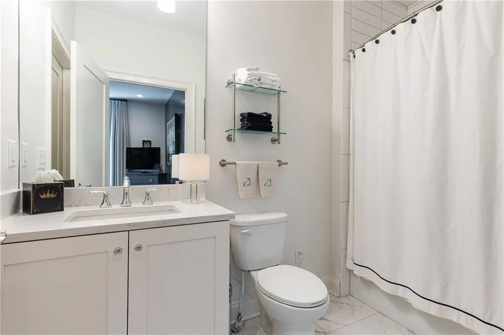 160 Ridgely Court, Atlanta, Georgia 30342, 4 Bedrooms Bedrooms, ,4 BathroomsBathrooms,Residential,Sold,160 Ridgely Court,7068357