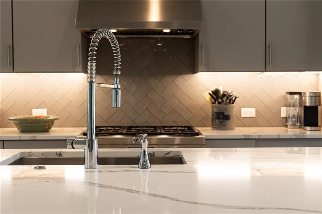 160 Ridgely Court, Atlanta, Georgia 30342, 4 Bedrooms Bedrooms, ,4 BathroomsBathrooms,Residential,Sold,160 Ridgely Court,7068357